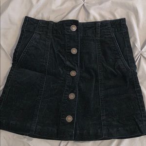 Black buttoned skirt